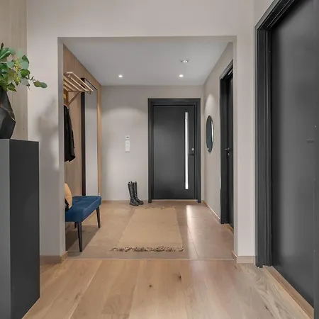 Villa Nansen - New Exclusive Villa, Multiple Units Tromso