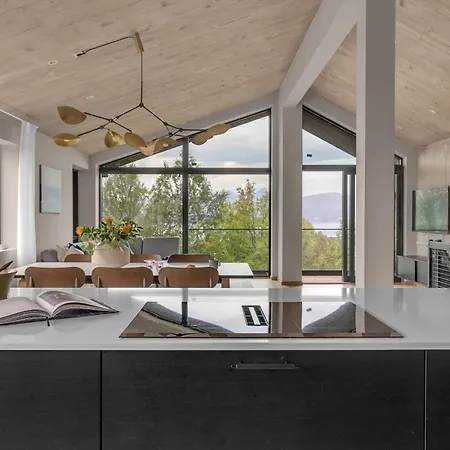 Villa Nansen - New Exclusive Villa, Multiple Units Tromso