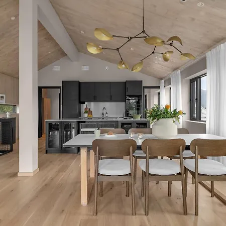 Nansen - New Exclusive Villa, Multiple Units Tromso